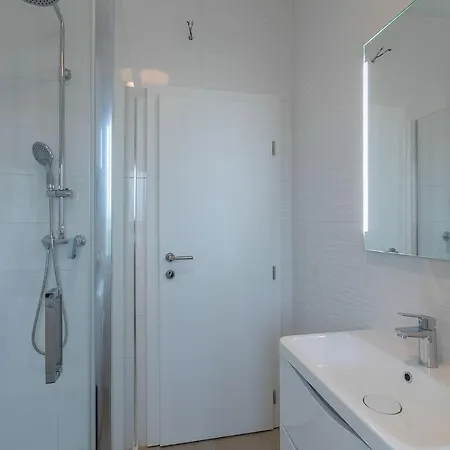 Premium 100m2 Sea View Apartment Liznjan
